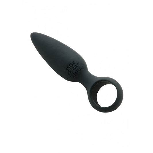 Something Forbidden butt plug in donkergrijs siliconen met vingerlus diagonaal aanzicht