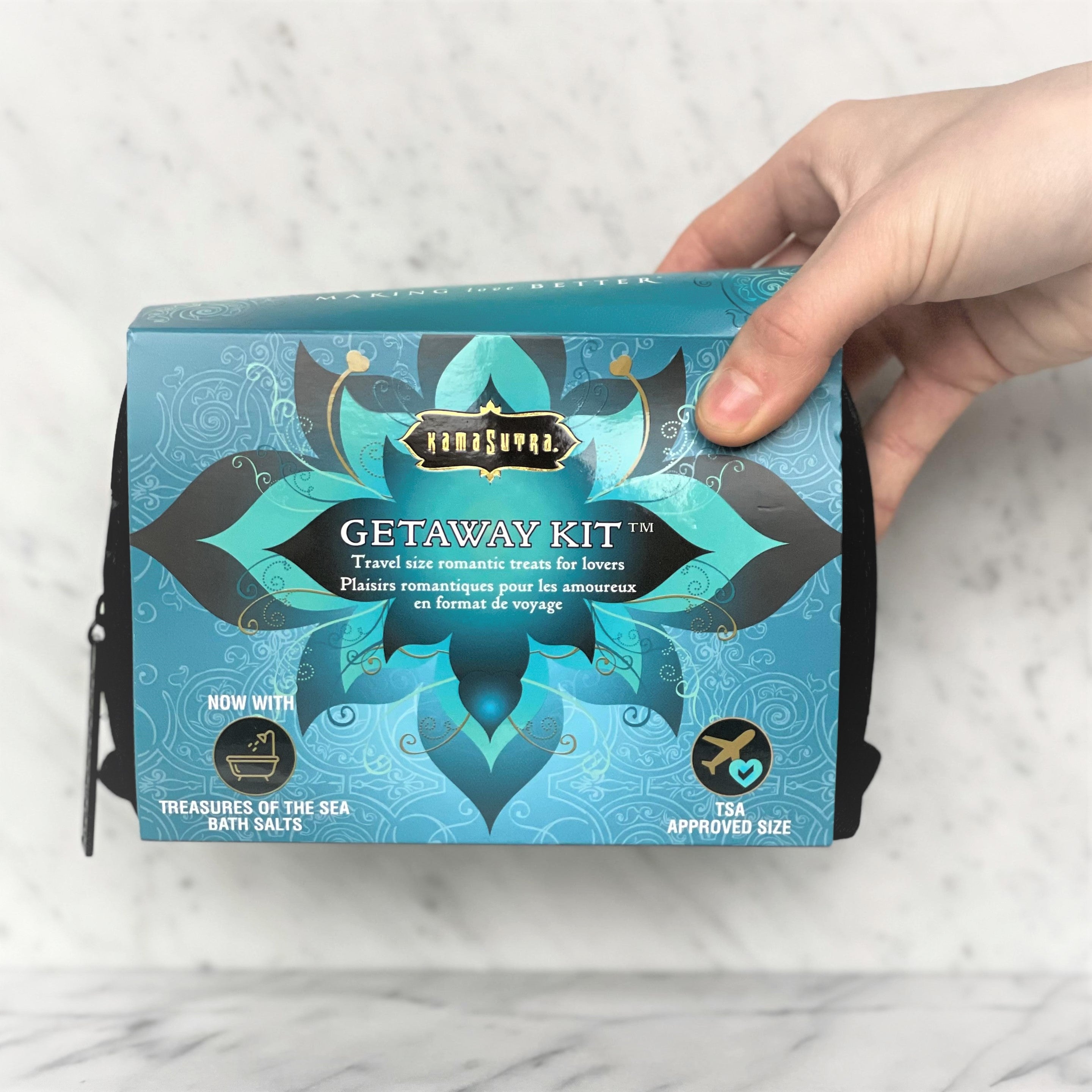 Lovers Travel Kit van De Paarse Keizerin met compacte intimate wellness producten op witte achtergrond