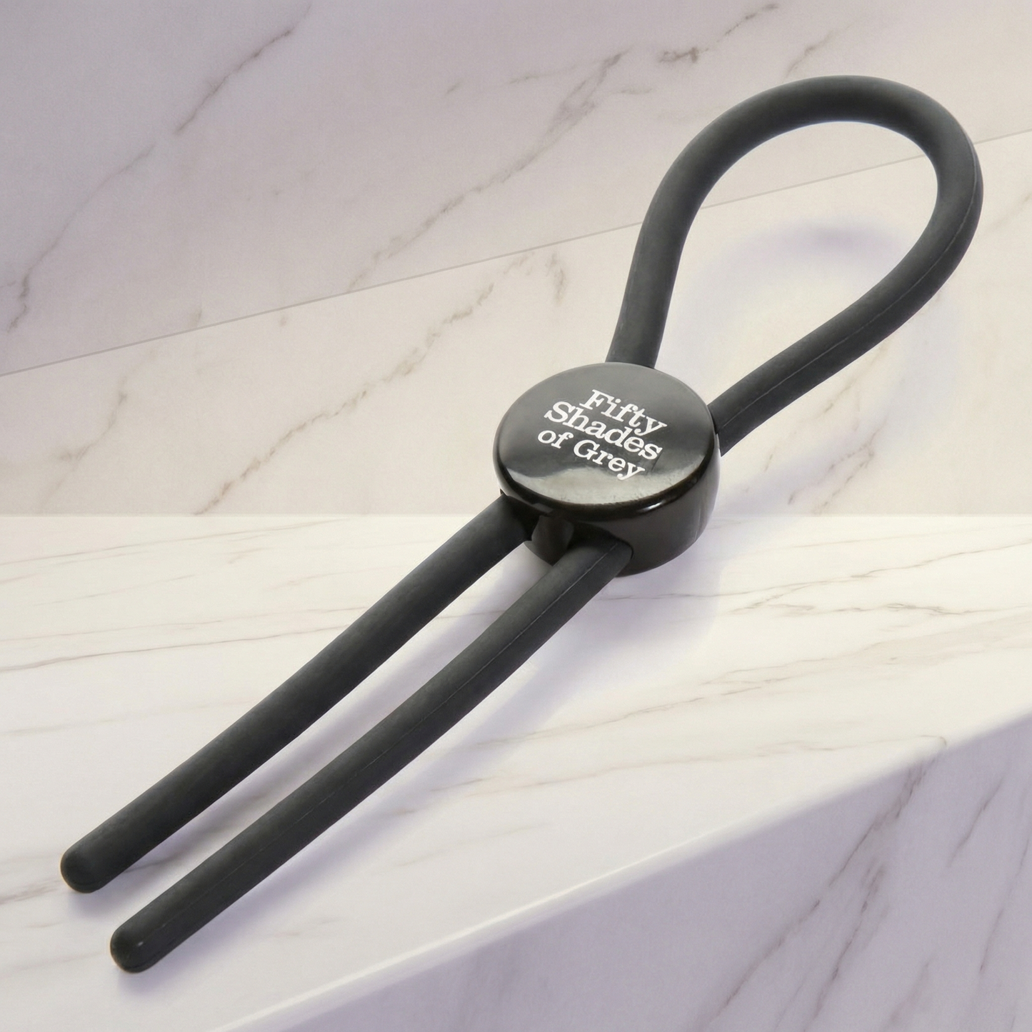 Verstelbare lasso cockring Fifty Shades of Grey in zwart siliconen met schuifgesp