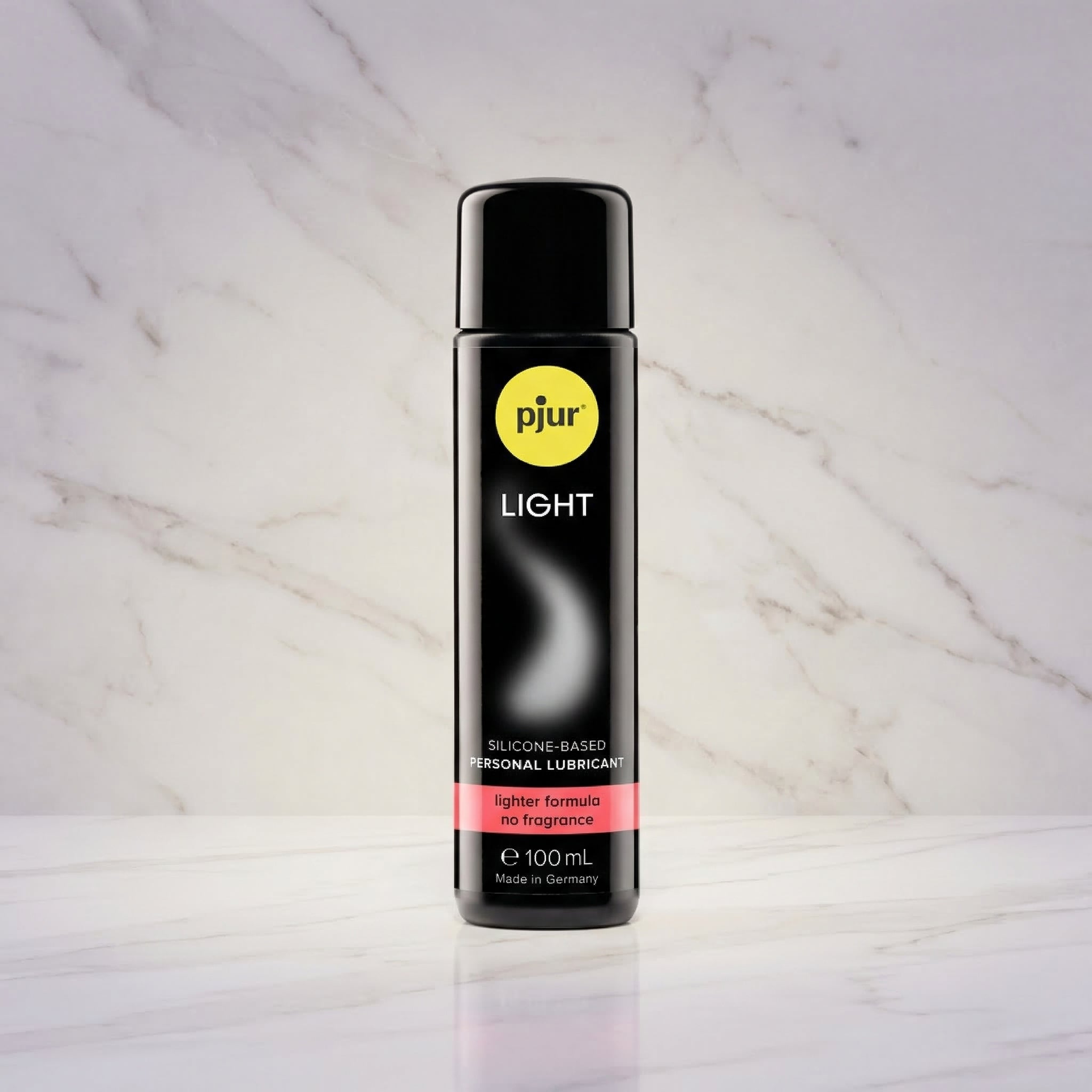 Pjur Light siliconenbasis glijmiddel, lichte formule zonder parfum, zwarte fles 100 ml, productfoto