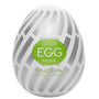 Tenga Easy Beat Egg Brush masturbator in wit met groen label en diagonaal streeppatroon
